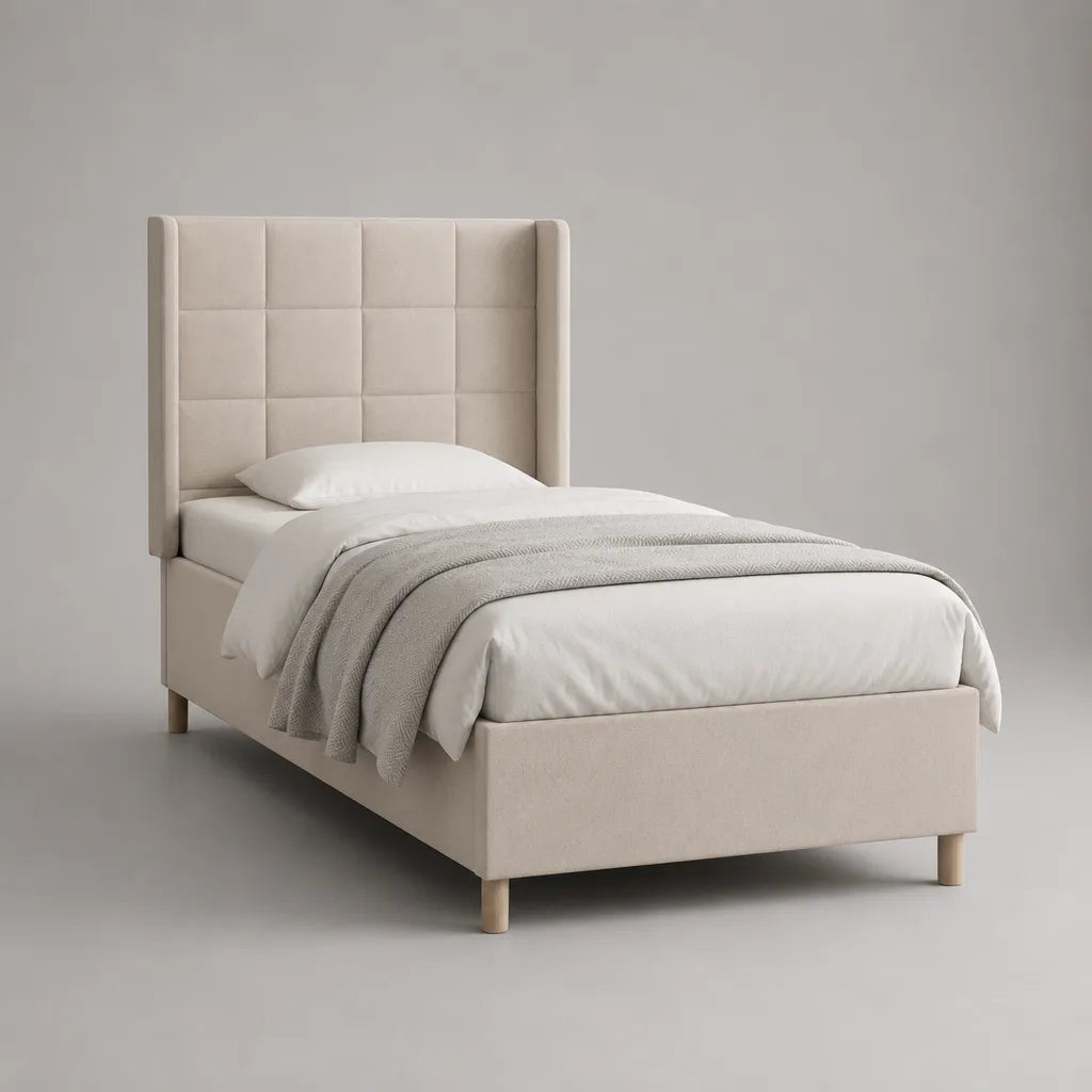 Letto singolo imbottito beige con testiera alta a riquadri, rivestimento in poliestere e rete a doghe, 105 × 215 × 145 cm, per materasso 90 × 200 cm