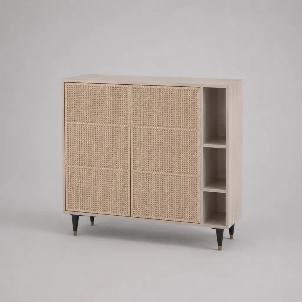 Credenza in legno e rattan intrecciato con 2 ante e 3 vani aperti, frassino naturale, nero e ottone, 120 × 40 × 100 cm